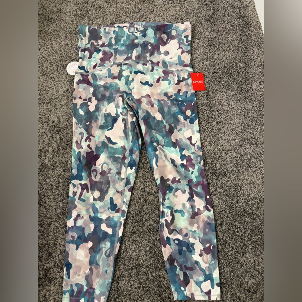 Leggings Booty boost-rear-sculpting fabric and contoured waistband Size XL NWT